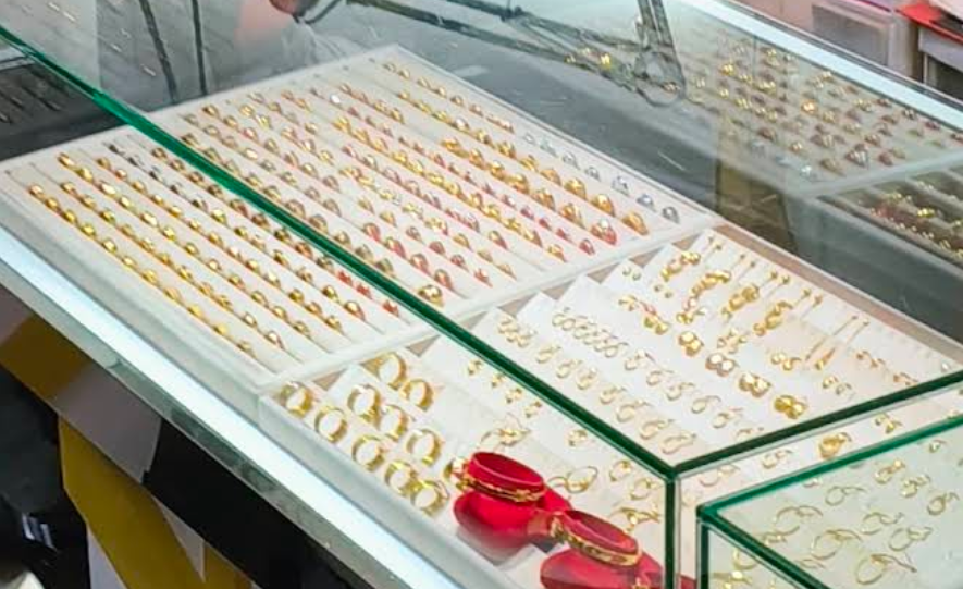 Kim Guan Jeweller interior